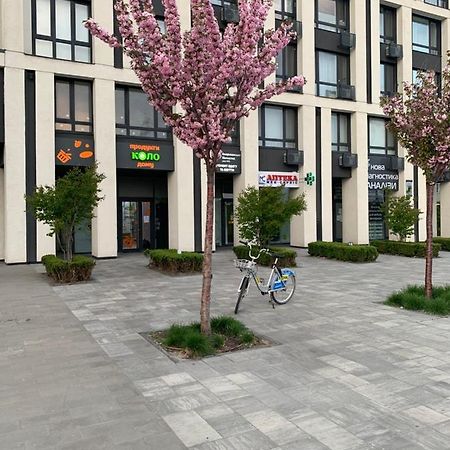 New 3 Rooms Apartment Near The Metro Station Kyiv Exterior photo
