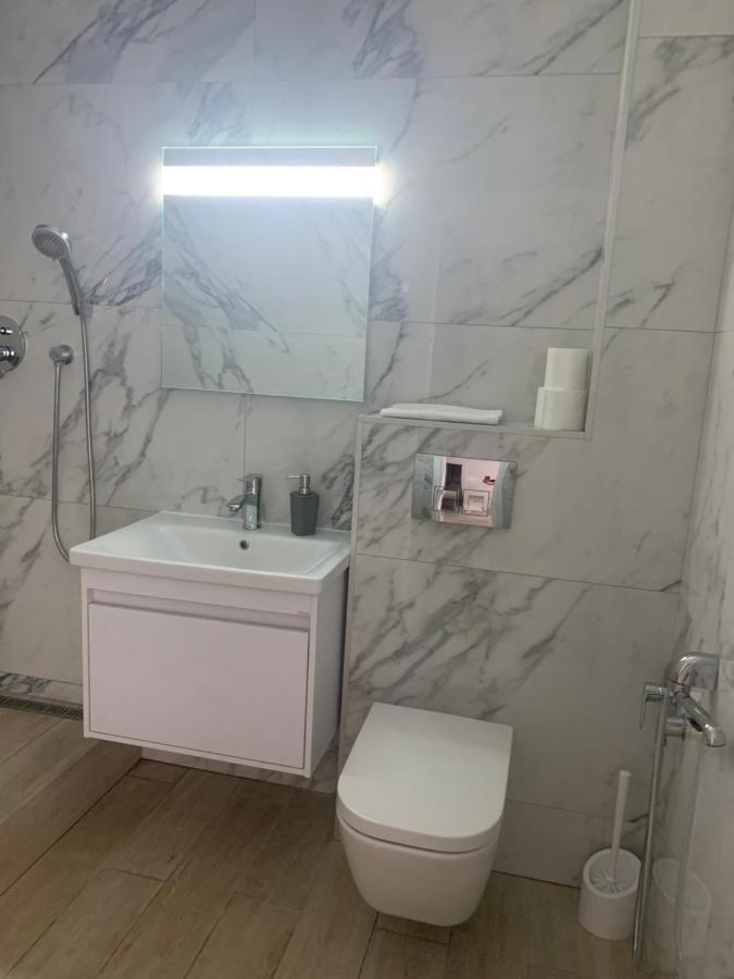 New 3 Rooms Apartment Near The Metro Station Kyiv Exterior photo