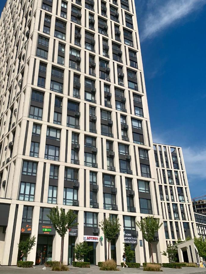 New 3 Rooms Apartment Near The Metro Station Kyiv Exterior photo