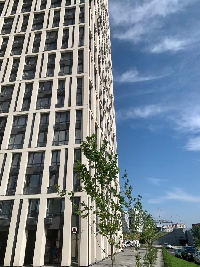 New 3 Rooms Apartment Near The Metro Station Kyiv Exterior photo